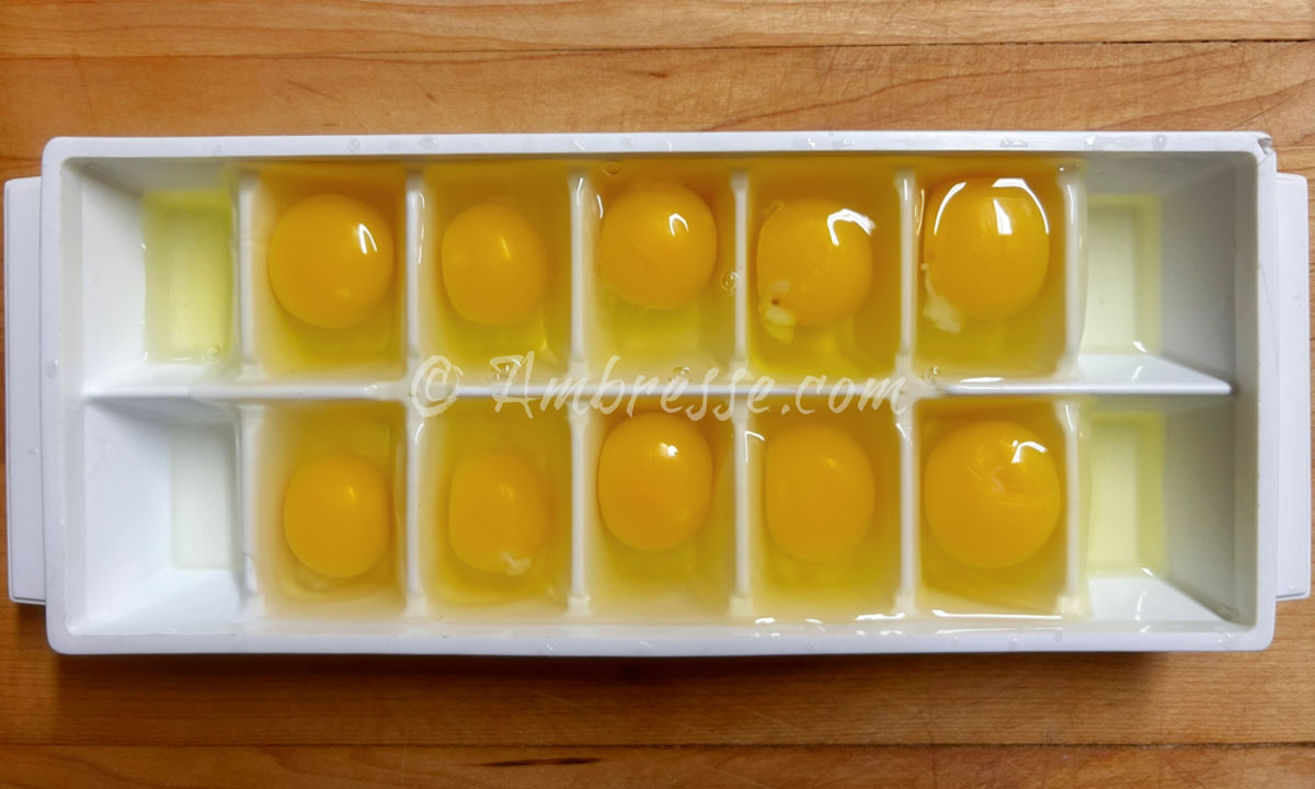 10-whole-eggs-in-ice-tray_0088.jpg